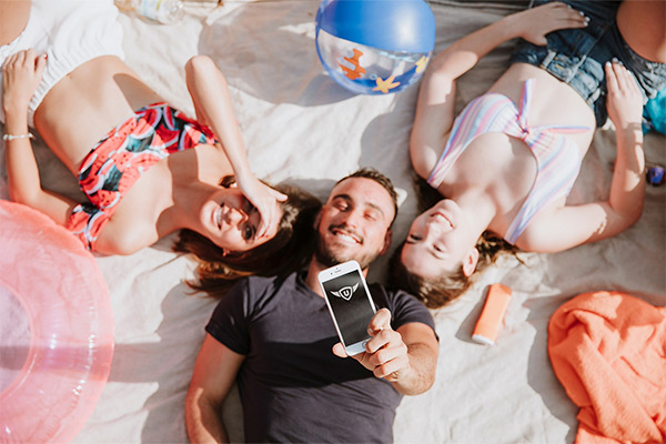 Game Events von upjers sind auch diesen Sommer gefragt, wie drei junge Menschen am Strand beweisen.